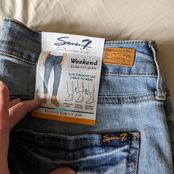 NWT Seven7 Weekend Slim Light Wash Denim Cuffed Hem Straight Leg Jean Size 12 - Picture 3 of 8